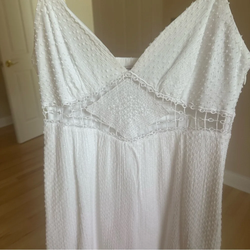 GUESS - Picture 9 of 11